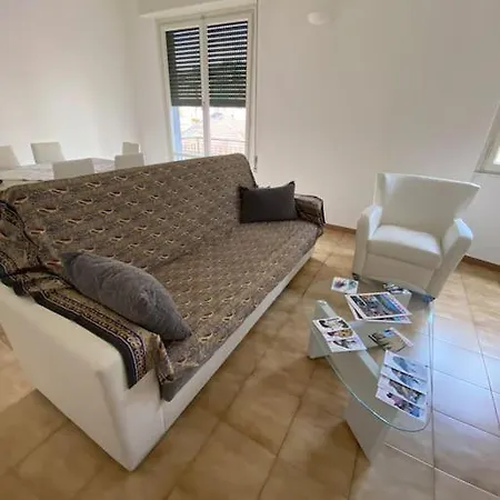 La Casa Di Andrea Grande A Due Passi Dalle Spiagge * راباللو